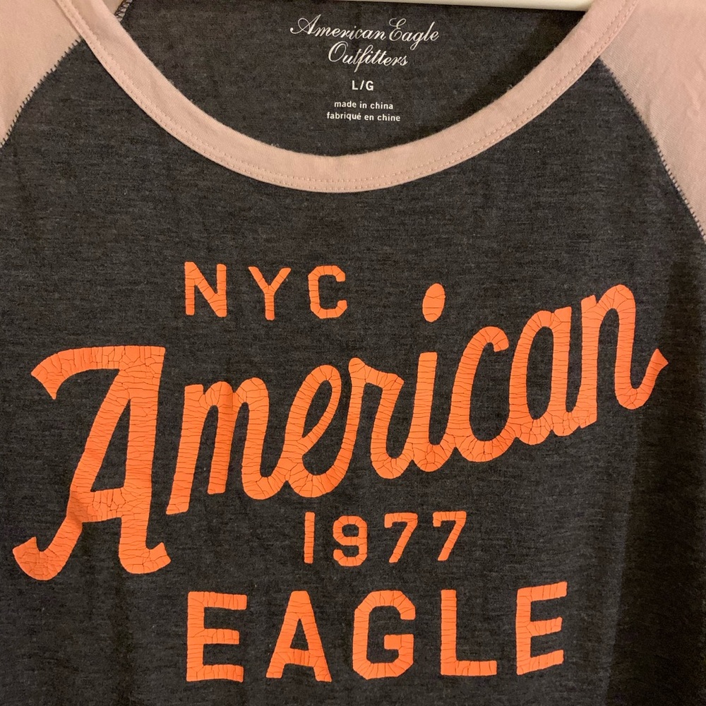 EUC American Eagle Women’s Baseball Shirt in Gray/Pink - Picture 3 of 3
